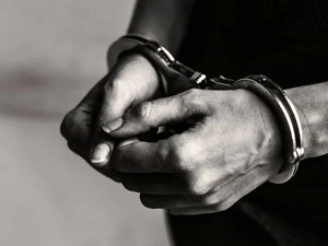 Aides of two gangsters arrested in Punjab | Aides of two gangsters arrested in Punjab