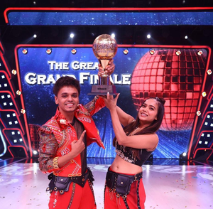 Munger's Manisha Rani wins 'Jhalak Dikhhla Jaa 11', is richer by Rs 30 lakh | Munger's Manisha Rani wins 'Jhalak Dikhhla Jaa 11', is richer by Rs 30 lakh Munger's Manisha Rani wins 'Jhalak Dikhhla Jaa 11', is richer by Rs 30 lakh | Munger's Manisha Rani wins 'Jhalak Dikhhla Jaa 11', is richer by Rs 30 lakh