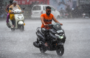 Gujarat CM instructs evacuation in parts of Gujarat due to heavy rains | Gujarat CM instructs evacuation in parts of Gujarat due to heavy rains Gujarat CM instructs evacuation in parts of Gujarat due to heavy rains | Gujarat CM instructs evacuation in parts of Gujarat due to heavy rains