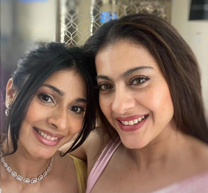 Kajol wishes 'eternally young' sister Tanishaa on her 46th b'day | Kajol wishes 'eternally young' sister Tanishaa on her 46th b'day Kajol wishes 'eternally young' sister Tanishaa on her 46th b'day | Kajol wishes 'eternally young' sister Tanishaa on her 46th b'day