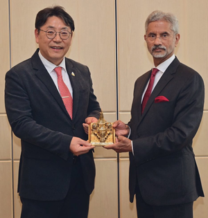 EAM Jaishankar meets Mayor of Korean city with Ayodhya connect | EAM Jaishankar meets Mayor of Korean city with Ayodhya connect EAM Jaishankar meets Mayor of Korean city with Ayodhya connect | EAM Jaishankar meets Mayor of Korean city with Ayodhya connect