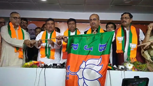 Senior Trinamool leader Tapas Roy joins BJP ahead of LS polls | Senior Trinamool leader Tapas Roy joins BJP ahead of LS polls