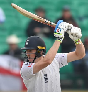5th Test: Crawley makes unbeaten 61, Kuldeep picks two as England reach 100/2 | 5th Test: Crawley makes unbeaten 61, Kuldeep picks two as England reach 100/2 5th Test: Crawley makes unbeaten 61, Kuldeep picks two as England reach 100/2 | 5th Test: Crawley makes unbeaten 61, Kuldeep picks two as England reach 100/2