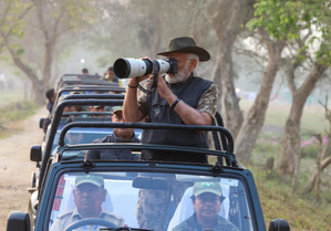 PM Modi takes safari in Kaziranga National Park | PM Modi takes safari in Kaziranga National Park