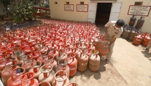 Yogi govt to gift free gas cylinders before Holi | Yogi govt to gift free gas cylinders before Holi