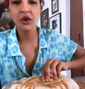 Lakshmi Manchu has a ‘Happy Sunday' with crispy dosa and sambar | Lakshmi Manchu has a ‘Happy Sunday' with crispy dosa and sambar