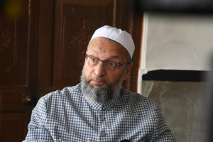 Owaisi questions EC’s silence over BJP candidate’s 'provocative' gesture | Owaisi questions EC’s silence over BJP candidate’s 'provocative' gesture