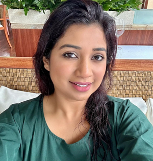 'Birthday Balika' Shreya Ghoshal shares happy selfie from Bali vacation | 'Birthday Balika' Shreya Ghoshal shares happy selfie from Bali vacation