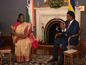 President Murmu discusses avenues with Mauritian counterpart Roopun to advance bilateral ties | President Murmu discusses avenues with Mauritian counterpart Roopun to advance bilateral ties President Murmu discusses avenues with Mauritian counterpart Roopun to advance bilateral ties | President Murmu discusses avenues with Mauritian counterpart Roopun to advance bilateral ties