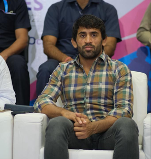 Bajrang Punia congratulates Vinesh on winning trials, alleges propaganda against her during bout | Bajrang Punia congratulates Vinesh on winning trials, alleges propaganda against her during bout Bajrang Punia congratulates Vinesh on winning trials, alleges propaganda against her during bout | Bajrang Punia congratulates Vinesh on winning trials, alleges propaganda against her during bout