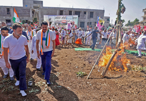 Shiv Bhakt Rahul Gandhi to pray at Nashik Trimbakeshwar Temple | Shiv Bhakt Rahul Gandhi to pray at Nashik Trimbakeshwar Temple Shiv Bhakt Rahul Gandhi to pray at Nashik Trimbakeshwar Temple | Shiv Bhakt Rahul Gandhi to pray at Nashik Trimbakeshwar Temple