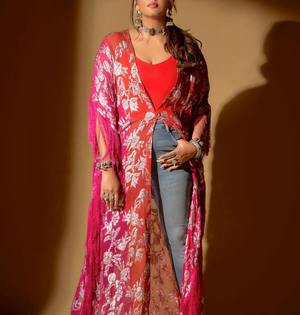 Huma Qureshi opts for a fusion look, drops glimpse of her 'happy face' | Huma Qureshi opts for a fusion look, drops glimpse of her 'happy face' Huma Qureshi opts for a fusion look, drops glimpse of her 'happy face' | Huma Qureshi opts for a fusion look, drops glimpse of her 'happy face'
