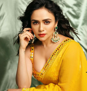 Amruta Khanvilkar channels her real-life struggles for 'Lootere' role | Amruta Khanvilkar channels her real-life struggles for 'Lootere' role Amruta Khanvilkar channels her real-life struggles for 'Lootere' role | Amruta Khanvilkar channels her real-life struggles for 'Lootere' role