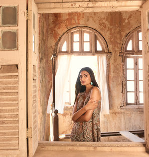 Athiya Shetty turns muse for Ridhima Bhasin's ‘Colony of Love’ collection | Athiya Shetty turns muse for Ridhima Bhasin's ‘Colony of Love’ collection