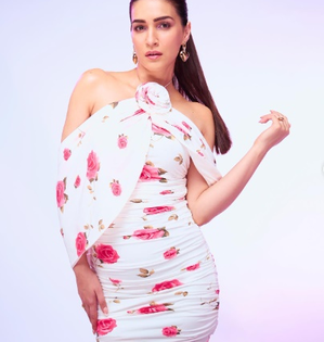 From doing scenes from ‘Wake Up Sid’ to dancing to ‘Bahara’, when Kriti did it all for ‘SOTY’ audition | From doing scenes from ‘Wake Up Sid’ to dancing to ‘Bahara’, when Kriti did it all for ‘SOTY’ audition From doing scenes from ‘Wake Up Sid’ to dancing to ‘Bahara’, when Kriti did it all for ‘SOTY’ audition | From doing scenes from ‘Wake Up Sid’ to dancing to ‘Bahara’, when Kriti did it all for ‘SOTY’ audition