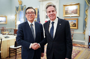 Blinken set to arrive in S.Korea to attend democracy summit | Blinken set to arrive in S.Korea to attend democracy summit