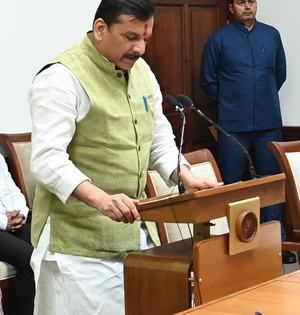 AAP leader Sanjay Singh takes oath of RS MP | AAP leader Sanjay Singh takes oath of RS MP