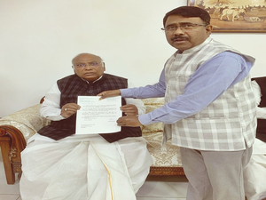 Congress MP from Assam who quit party on March 15 withdraws resignation | Congress MP from Assam who quit party on March 15 withdraws resignation Congress MP from Assam who quit party on March 15 withdraws resignation | Congress MP from Assam who quit party on March 15 withdraws resignation