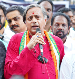EC warns Shashi Tharoor not to make ‘unverified’ allegations against Oppn candidate | EC warns Shashi Tharoor not to make ‘unverified’ allegations against Oppn candidate