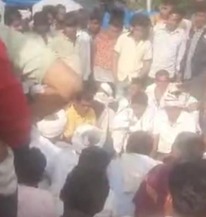 Jaipur factory fire: Relatives refuse to take bodies home, seek jobs & compensation | Jaipur factory fire: Relatives refuse to take bodies home, seek jobs & compensation Jaipur factory fire: Relatives refuse to take bodies home, seek jobs & compensation | Jaipur factory fire: Relatives refuse to take bodies home, seek jobs & compensation