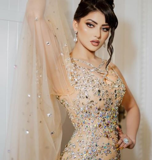For Urvashi Rautela, Holi is all about family, pooja and organic colours | For Urvashi Rautela, Holi is all about family, pooja and organic colours