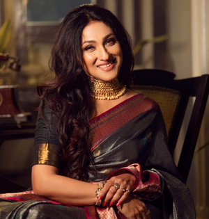 Rituparna Sengupta’s daughter to fly in from Singapore and join her for Holi | Rituparna Sengupta’s daughter to fly in from Singapore and join her for Holi Rituparna Sengupta’s daughter to fly in from Singapore and join her for Holi | Rituparna Sengupta’s daughter to fly in from Singapore and join her for Holi