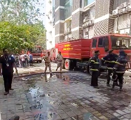 Fire breaks out in Mumbai biz park, at least 40 staffers rescued | Fire breaks out in Mumbai biz park, at least 40 staffers rescued