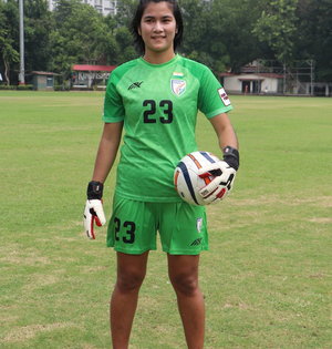 Goalkeeper Panthoi Chanu becomes first Indian footballer to play in an Australian league | Goalkeeper Panthoi Chanu becomes first Indian footballer to play in an Australian league Goalkeeper Panthoi Chanu becomes first Indian footballer to play in an Australian league | Goalkeeper Panthoi Chanu becomes first Indian footballer to play in an Australian league
