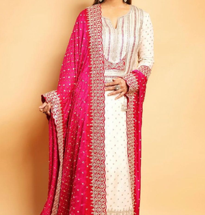Hina Khan drops 'simple' photos in traditional attire: 'Never goes wrong' | Hina Khan drops 'simple' photos in traditional attire: 'Never goes wrong' Hina Khan drops 'simple' photos in traditional attire: 'Never goes wrong' | Hina Khan drops 'simple' photos in traditional attire: 'Never goes wrong'