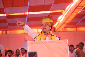 Union Minister Kailash Choudhary files nomination from Barmer-Jaisalmer seat | Union Minister Kailash Choudhary files nomination from Barmer-Jaisalmer seat Union Minister Kailash Choudhary files nomination from Barmer-Jaisalmer seat | Union Minister Kailash Choudhary files nomination from Barmer-Jaisalmer seat