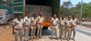Goa: Telangana bound truck carrying whisky worth Rs 30 lakh seized | Goa: Telangana bound truck carrying whisky worth Rs 30 lakh seized