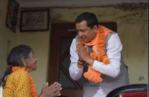 LS Polls: BJP's Anil Baluni meets Yogi Adityanath's mother in Uttarakhand | LS Polls: BJP's Anil Baluni meets Yogi Adityanath's mother in Uttarakhand