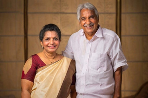 Oommen Chandy’s wife, daughters to hit campaign trail for first time for UDF candidates | Oommen Chandy’s wife, daughters to hit campaign trail for first time for UDF candidates Oommen Chandy’s wife, daughters to hit campaign trail for first time for UDF candidates | Oommen Chandy’s wife, daughters to hit campaign trail for first time for UDF candidates