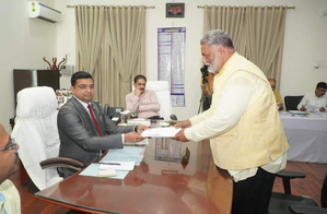 Pappu Yadav files nomination from Purnea as Independent nominee | Pappu Yadav files nomination from Purnea as Independent nominee Pappu Yadav files nomination from Purnea as Independent nominee | Pappu Yadav files nomination from Purnea as Independent nominee
