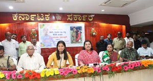 Kalaburagi district administration felicitates RCB's WPL star Shreyanka Patil | Kalaburagi district administration felicitates RCB's WPL star Shreyanka Patil