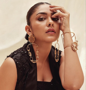 Mrunal is happy to see 'quintessential love stories' coming back on big screen | Mrunal is happy to see 'quintessential love stories' coming back on big screen Mrunal is happy to see 'quintessential love stories' coming back on big screen | Mrunal is happy to see 'quintessential love stories' coming back on big screen