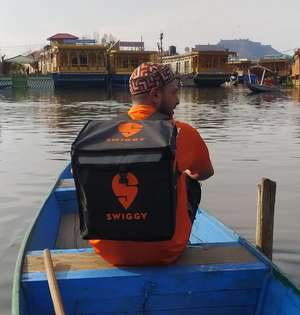 Swiggy now delivers to houseboats on Dal Lake in Srinagar | Swiggy now delivers to houseboats on Dal Lake in Srinagar
