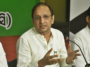 Congress names Sachin Sawant as 'star campaigner' replacing Sanjay Nirupam | Congress names Sachin Sawant as 'star campaigner' replacing Sanjay Nirupam Congress names Sachin Sawant as 'star campaigner' replacing Sanjay Nirupam | Congress names Sachin Sawant as 'star campaigner' replacing Sanjay Nirupam