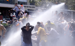 Delhi Police detain protesting BJP workers in Delhi | Delhi Police detain protesting BJP workers in Delhi Delhi Police detain protesting BJP workers in Delhi | Delhi Police detain protesting BJP workers in Delhi