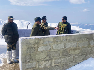 DG BSF visits forward locations at LoC, reviews security situation | DG BSF visits forward locations at LoC, reviews security situation DG BSF visits forward locations at LoC, reviews security situation | DG BSF visits forward locations at LoC, reviews security situation
