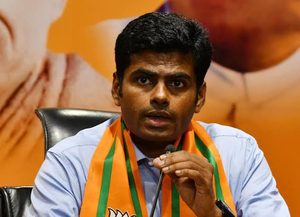 TN BJP chief seeks probe into recovery of charred body of Congress leader | TN BJP chief seeks probe into recovery of charred body of Congress leader