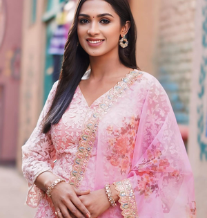 'Udaariyaan' taught Aditi Bhagat how to romance on screen | 'Udaariyaan' taught Aditi Bhagat how to romance on screen