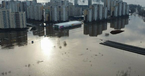 Russian regions fight flood as water levels remain high | Russian regions fight flood as water levels remain high