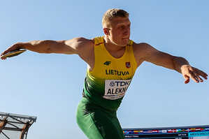 Mykolas Alekna breaks old world record in discus throw with 74.35m in Oklahoma | Mykolas Alekna breaks old world record in discus throw with 74.35m in Oklahoma Mykolas Alekna breaks old world record in discus throw with 74.35m in Oklahoma | Mykolas Alekna breaks old world record in discus throw with 74.35m in Oklahoma