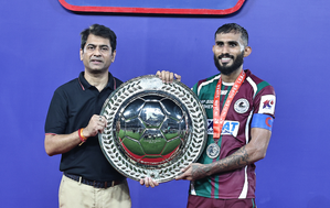 ISL 2023-24: Mohun Bagan Super Giant crowned Shield Winners after 2-1 win against Mumbai City FC | ISL 2023-24: Mohun Bagan Super Giant crowned Shield Winners after 2-1 win against Mumbai City FC ISL 2023-24: Mohun Bagan Super Giant crowned Shield Winners after 2-1 win against Mumbai City FC | ISL 2023-24: Mohun Bagan Super Giant crowned Shield Winners after 2-1 win against Mumbai City FC