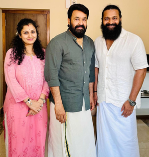 'Kantara' star Rishab Shetty shares pics from his meet-up with 'legendary Mohanlal sir' | 'Kantara' star Rishab Shetty shares pics from his meet-up with 'legendary Mohanlal sir'