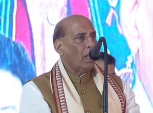 Even if you don't vote for your son, give him blessings: Rajnath Singh tells A.K. Antony | Even if you don't vote for your son, give him blessings: Rajnath Singh tells A.K. Antony Even if you don't vote for your son, give him blessings: Rajnath Singh tells A.K. Antony | Even if you don't vote for your son, give him blessings: Rajnath Singh tells A.K. Antony