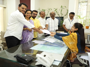 MVA's Lok Sabha nominees Supriya Sule & Amol Kolhe file candidatures | MVA's Lok Sabha nominees Supriya Sule & Amol Kolhe file candidatures