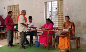 Maha's Vidarbha sees 7.28 pc polling in first two hours in five seats | Maha's Vidarbha sees 7.28 pc polling in first two hours in five seats