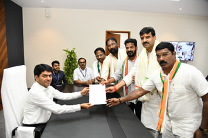 Revanth Reddy warns KCR to stay away from Congress MLAs | Revanth Reddy warns KCR to stay away from Congress MLAs Revanth Reddy warns KCR to stay away from Congress MLAs | Revanth Reddy warns KCR to stay away from Congress MLAs